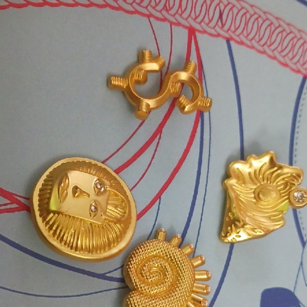 Schiaparelli Gold Tone BUTTON/  Brooch/ EMBELLIMENT Set OF FOUR